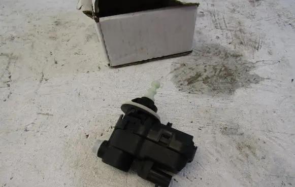 Renault Captur II Headlight level adjustment motor 260564014R
