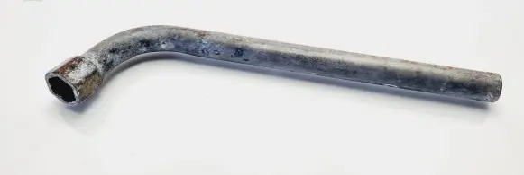 Volkswagen Golf IV Wheel nut wrench 171012219A