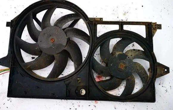 Peugeot 806 Radiator cooling fan shroud 8240141
