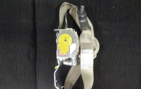 Subaru Outback Front seatbelt