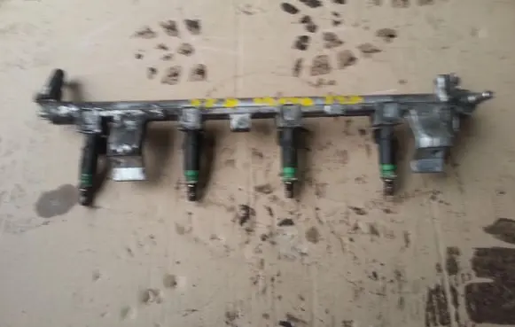 Ford Focus Fuel main line pipe