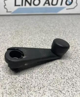 BMW 3 E36 Rear door window winding handle 8122503
