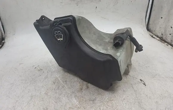 BMW 3 E46 Windshield washer fluid reservoir/tank E11018812