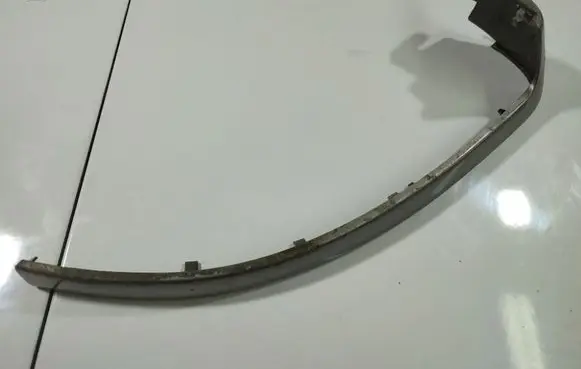 Opel Omega B1 Under headlight/headlamp trim 90460438RH