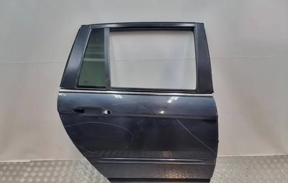 Chrysler Pacifica Rear door
