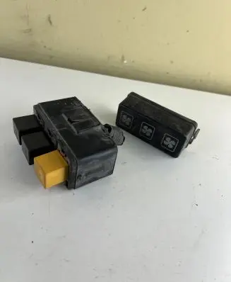Opel Frontera B Relay mounting block 8971807940