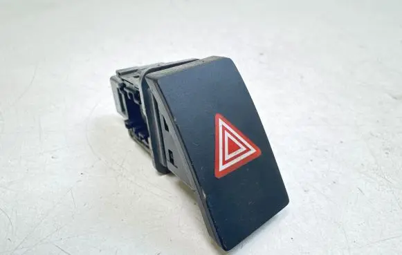 Toyota Verso Hazard light switch 1L8D