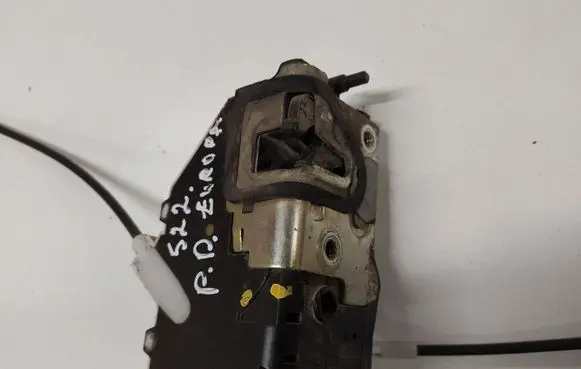 Peugeot 407 Front door lock 9659853780