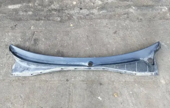 Subaru Legacy Wiper trim