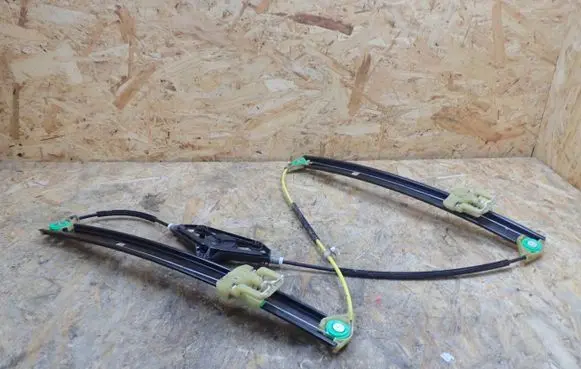 Skoda Octavia Mk3 (5E) Front door window regulator with motor 5E0837462B