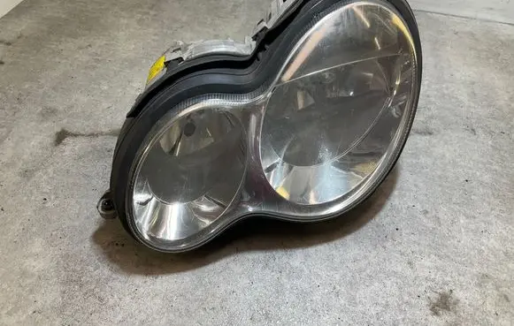 Mercedes-Benz C W203 Headlight/headlamp 0301166605 A2038203364