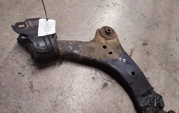 Volvo XC60 Front lower control arm/wishbone