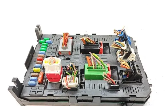 Peugeot 5008 Fuse box set 9812188580