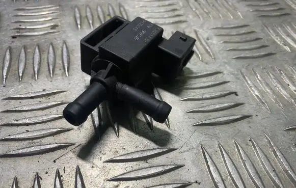 Volvo S80 Vacuum valve 9125243 99T036 72251701