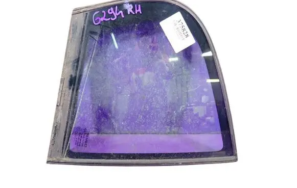 Renault Laguna III Front door window glass four-door