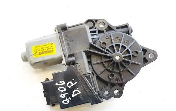 KIA Ceed Front door window regulator motor 82460a2010