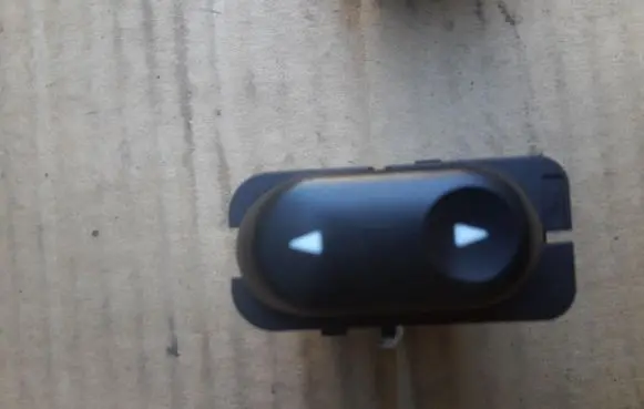 Ford Maverick Electric window control switch