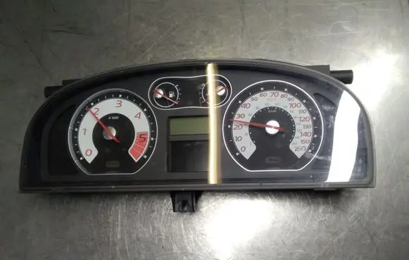 Renault Laguna II Speedometer (instrument cluster) 8200291339 G61DCG95