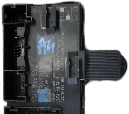 Volkswagen T-Roc Trunk lid opening control unit 