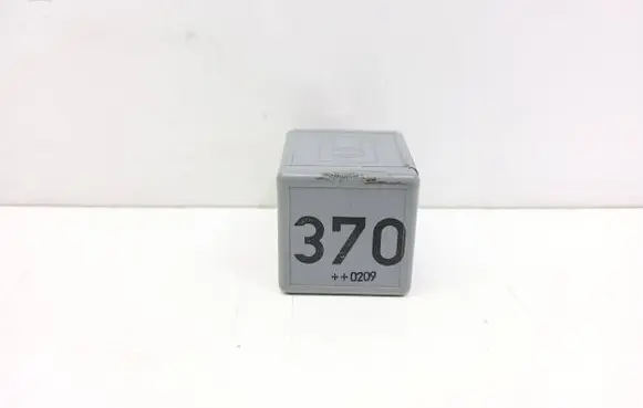 Audi A6 S6 C5 4B Other relay 8D0951253 V23134J52X300