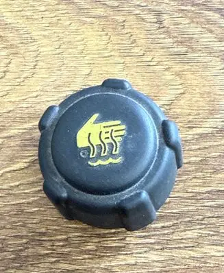 Renault Master III Coolant expansion tank/reservoir cap 