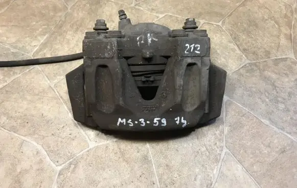 Mercedes-Benz E A207 Front brake caliper 5443C