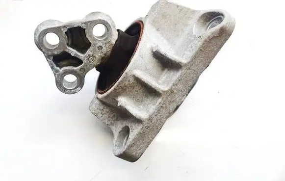 Engine mount bracket