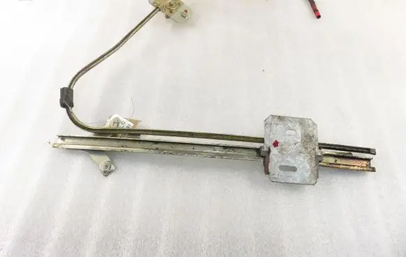 FSO Polonez Front door manual window regulator 100912025