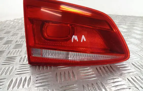 Volkswagen PASSAT B7 Tailgate rear/tail lights 3AF945093C 605621