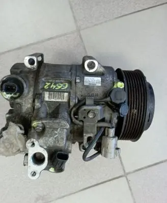 Toyota Sienna XL30 III Air conditioning (A/C) compressor (pump) 2473006110