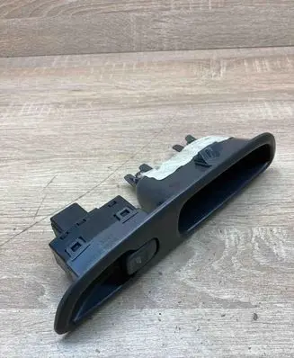 Volvo V70 Electric window control switch 9472275 02W464