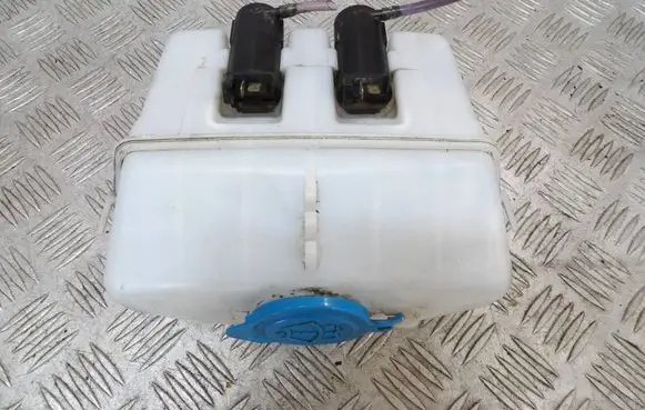Suzuki Jimny Windshield washer fluid reservoir/tank 