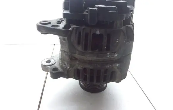 Volkswagen Golf IV Generator/alternator 028903028D 0124325003