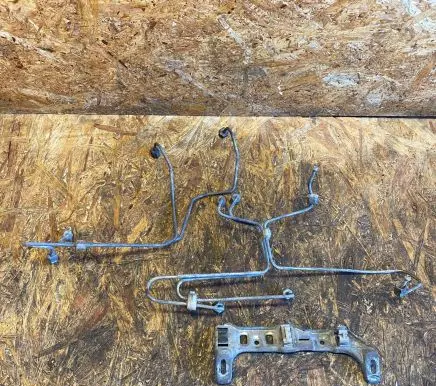 Mercedes-Benz E W124 Fuel main line pipe