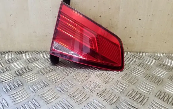 Volkswagen PASSAT B8 Tailgate rear/tail lights 3G9945093E