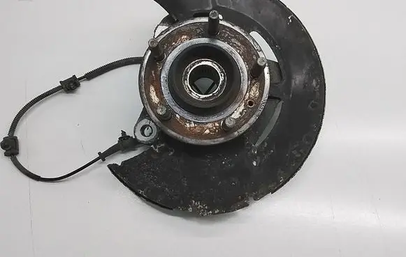 Opel Zafira C Front wheel hub 13502829