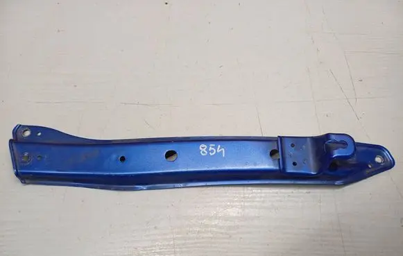 Suzuki Swift II Headlight/headlamp mounting bracket 