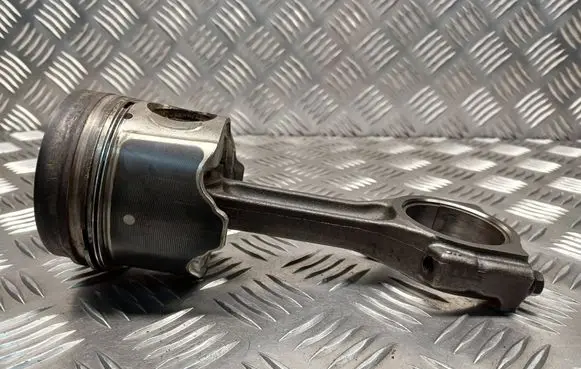 Opel Vivaro Piston with connecting rod 