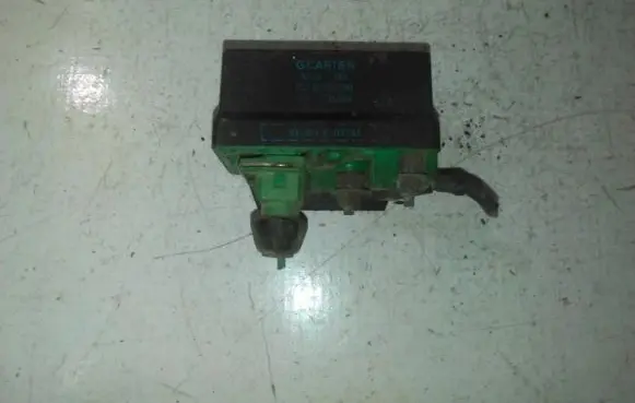 Peugeot 406 Glow plug pre-heat relay 9619039780 735068