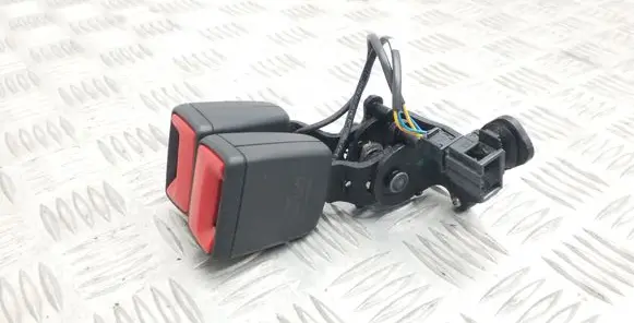 Volkswagen PASSAT B8 Middle seatbelt buckle (rear) 3V0857739A