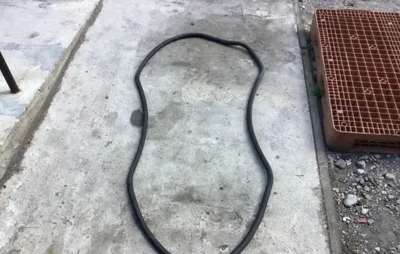 Chrysler Pacifica Rubber seal rear door OEM
