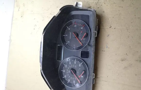 Volvo V50 Speedometer (instrument cluster) 31254774