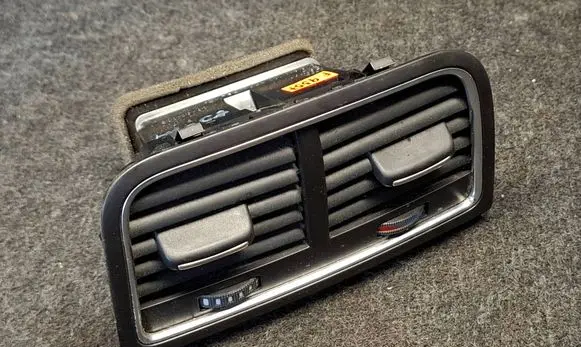 Audi A4 S4 B8 8K Rear air vent grill 8K0819203