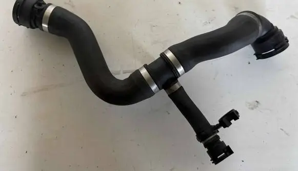 BMW 3 E90 E91 Coolant pipe/hose 