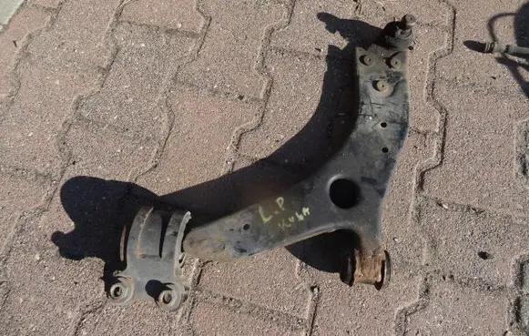 Ford Kuga I Front control arm XXXXXXXXX