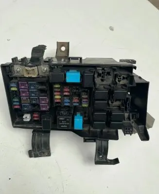 Mazda 6 Fuse module