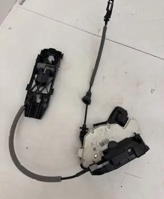 Volkswagen Golf VII Rear door lock 5K4839015R