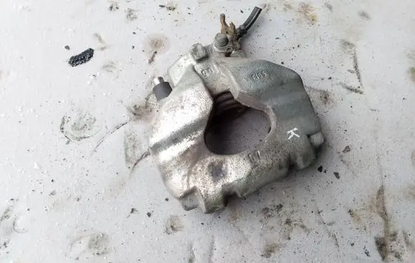 Volkswagen Transporter - Caravelle T4 Front brake caliper