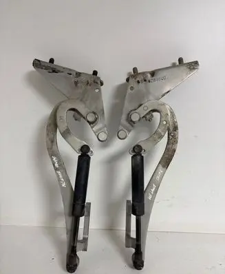 Renault Megane I Tailgate/trunk/boot hinge 828459D 828460D