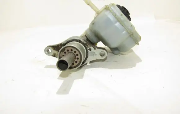 Skoda Octavia Mk2 (1Z) Master brake cylinder 03350886351
